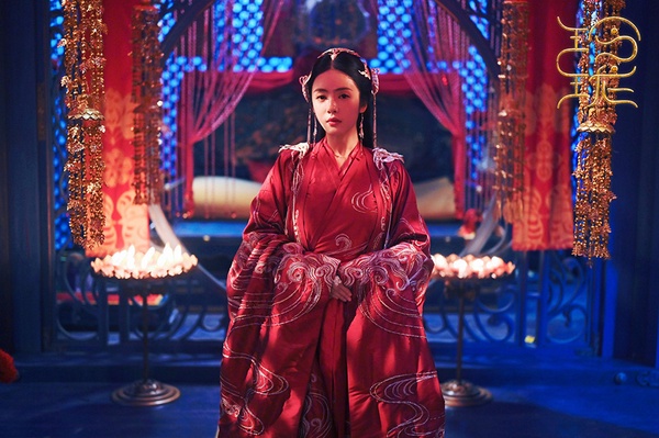 2021古裝劇「紅衣美人」8：蔡文靜 飾演《玲瓏》銀妝