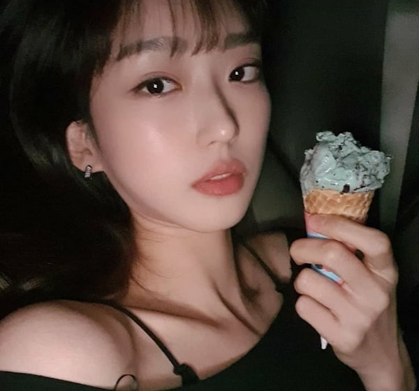《上流戰爭2》金素妍是音癡？主演反差萌趣事，嚴基俊裸睡嚇壞室友，他竟是IQ140的天才