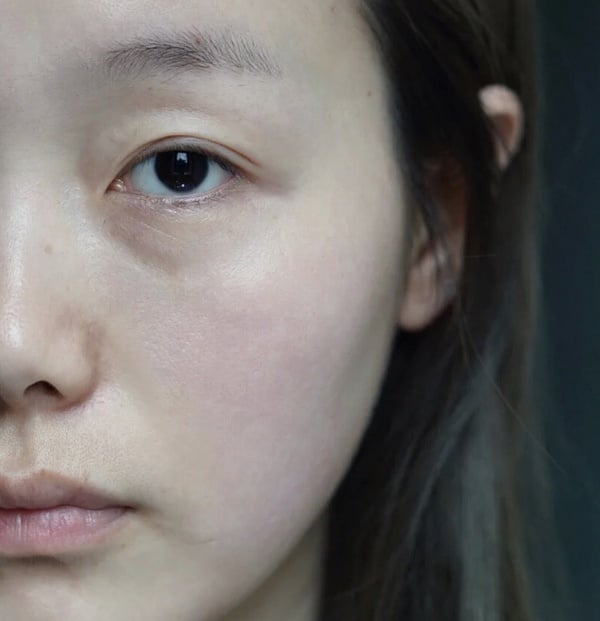 彩妝師瑕疵肌「無瑕輕薄底妝」畫法！脫皮/痘痘/毛孔都有解，新手底妝步驟這樣做