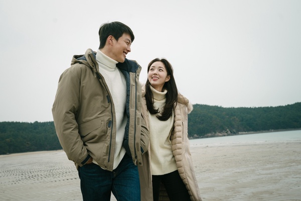 2021必看愛情電影！張基龍、鄭秀晶《酸酸甜甜》Netflix 即將上線，演繹現實酸甜羅曼史
