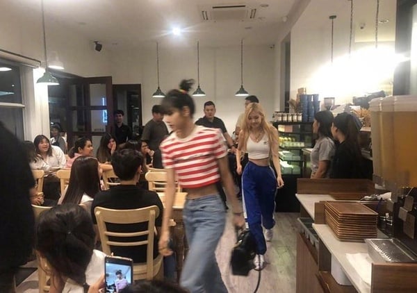 路人鏡頭下的女明星！宋慧喬被讚像芭比，網見到孫藝珍&amp;玄彬本人：「根本雕像&amp;洋娃娃」