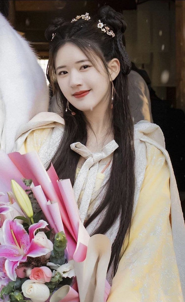 趙露思古裝造型5：趙露思 飾演《國子監來了個女弟子》桑祈