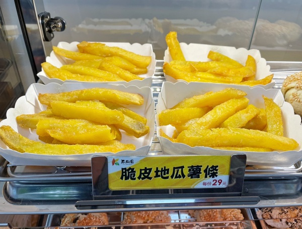 現烤點心現身全家！全家x野上麵包推巧克力麵包、肉桂捲，還有日超商炸物、烤物激推！