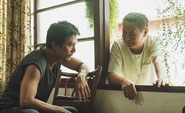 親情也撒洋蔥！《當男人戀愛時》虐心語錄：「我不在的時候，​你做她阿爸好不好？」