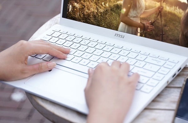 2021高CP值筆電推薦！ASUS「VivoBook」粉藍漸層太夢幻，HP「ENVY13」可360度翻轉螢幕