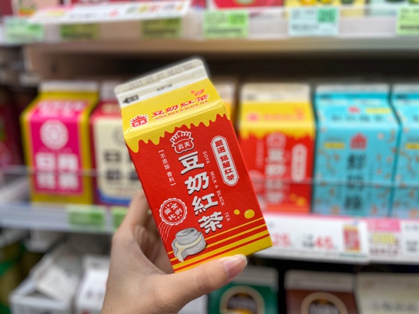 全家可以喝到古早味豆奶紅茶！全家便利商店開賣義美豆奶紅茶，期間限定還有2件7折優惠