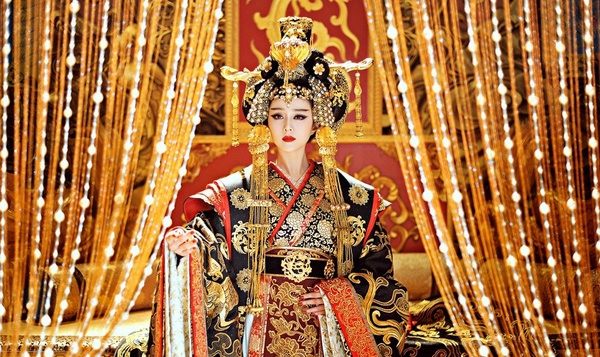 古裝劇「最辣眼睛的造型」5：過度浮誇的頭冠
