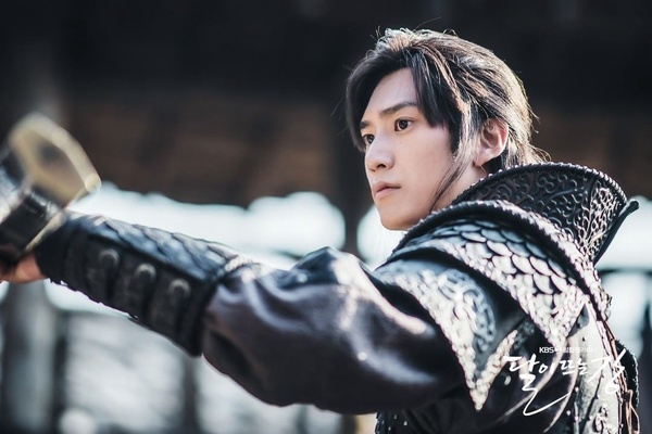 近期韓劇男角太迷人！《文森佐》宋仲基、李帝勳武打高帥，他迷人到編劇特地為他改結局
