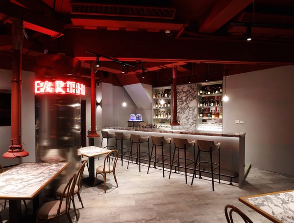 1元生啤、紅酒暢飲！台中燒肉餐酒館「EARTHA」新開幕，香菜調酒、失身版泰式奶茶必點