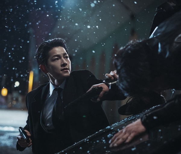 《黑道律師文森佐》網敲碗第2季劇情！英薩吉去哪了?想看阿佐變黑手黨前傳、車瑛迫降小島找阿佐