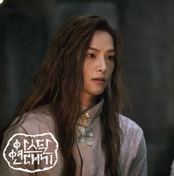 《黑道律師文森佐》宋仲基高帥角色！女林絕美、柳大尉帥到播放量達26億，宋仲基曾被他搶走台詞