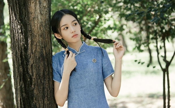 陸劇女星「民國風麻花辮造型」2：周也