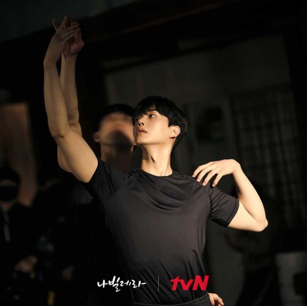 《我是遺物整理師》李帝勳演技網哭爆！Netflix暖心催淚韓劇推薦，《如蝶翩翩》餘韻超強，最後2部看完沒人不哭