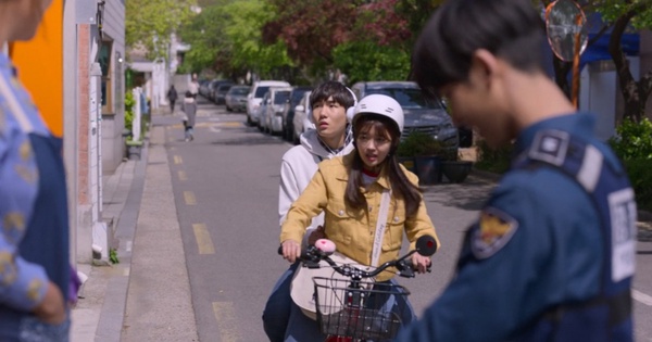 《我是遺物整理師》這重要細節Netflix原本沒翻譯！6大彩蛋解析，可魯送徽章涵義超爆淚