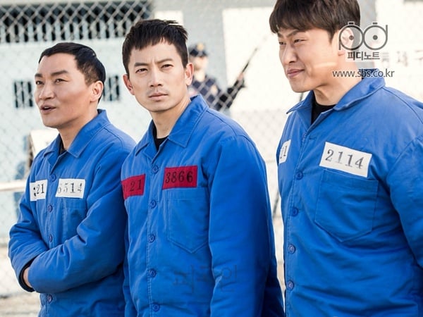 這些韓星都穿過囚服!《上流戰爭3》尹鐘焄、玄彬穿囚服也帥氣,這位更是最帥死刑犯