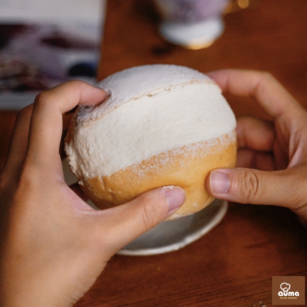 奧瑪烘焙推「生乳包」,Q彈麵包+雪白生乳餡太誘人