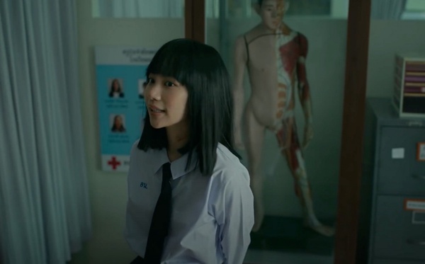 《轉學來的女生》爆紅！2021人氣泰劇推薦，爆笑喜劇《娘娘腔》、BL劇《天生一對》必追
