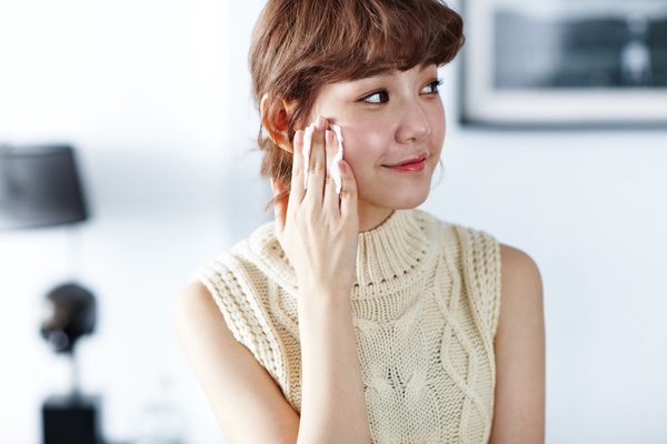 新手如何保養?皮膚科醫師公開6大常見「新手保養迷思&正確觀念」,迎向肌膚之巔