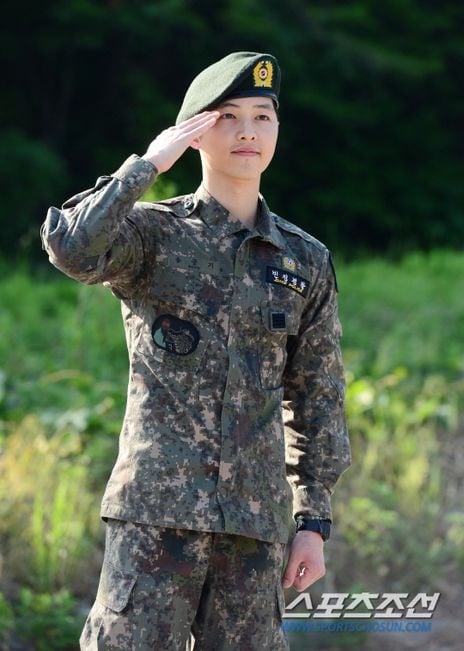 網熱議韓星超帥從軍入伍照！玄彬、玉澤演軍照超Man，李東海軍照非粉絲都在存！