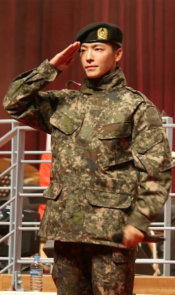 網熱議韓星超帥從軍入伍照！玄彬、玉澤演軍照超Man，李東海軍照非粉絲都在存！