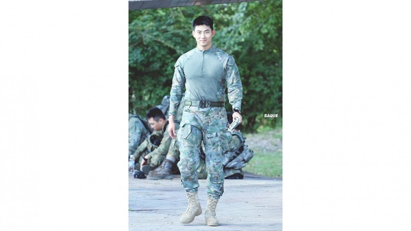 網熱議韓星超帥從軍入伍照！玄彬、玉澤演軍照超Man，李東海軍照非粉絲都在存！