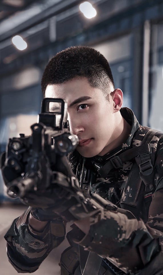 陸劇男星「特警造型」1：黃景瑜 飾演《愛上特種兵》梁牧澤