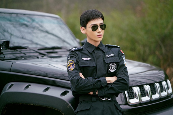 9位陸劇男星「特警造型」！黃景瑜《愛上特種兵》man炸，李現、王一博都帥翻天
