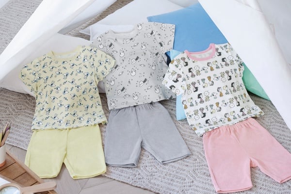 Uniqlo×史奴比「家居系列」新登場！涼感居家服、抱枕好欠收，讓史奴比陪你懶懶待在家
