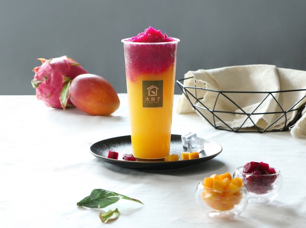 大苑子「火龍果系列」飲品登場，芒果+火龍果漸層太夢幻，APP支付飲料免費送