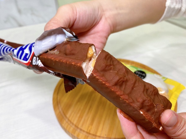巧克力控必吃！2021超商、全聯「巧克力聯名冰品」集合，巨無霸Twix、士力架冰棒必嘗鮮