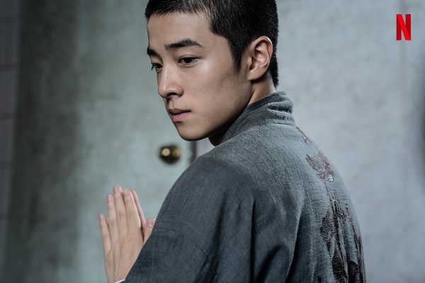 恐怖片迷必追！金裕貞、南多凜懸疑驚悚電影《第8夜》Netflix 七月上線！