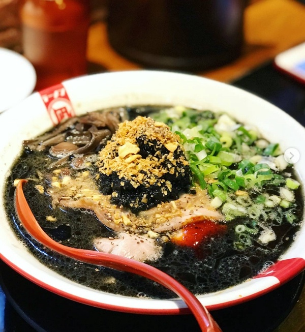 10家超人氣排隊拉麵「外送/外帶優惠」，免排隊吃一蘭、鬼金棒，加碼居家拉麵調理包