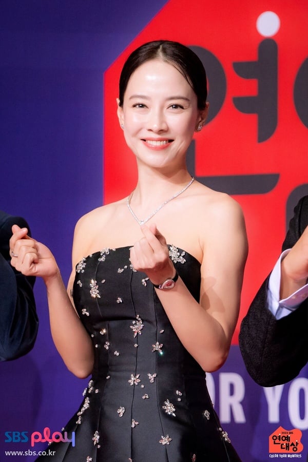 外貌管理超絕的女星！智孝11年素顏都沒變，《我的上流世界》金瑞亨48歲身材比女團還辣