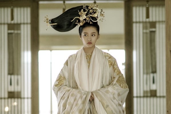古裝被嫌醜的陸劇女星4:關曉彤《鳳囚凰》