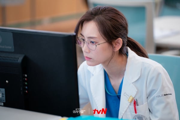 關於《機智醫生生活2》申鉉彬的7件事!與金高銀、韓孝周是好友,還曾和玄彬、元斌合作