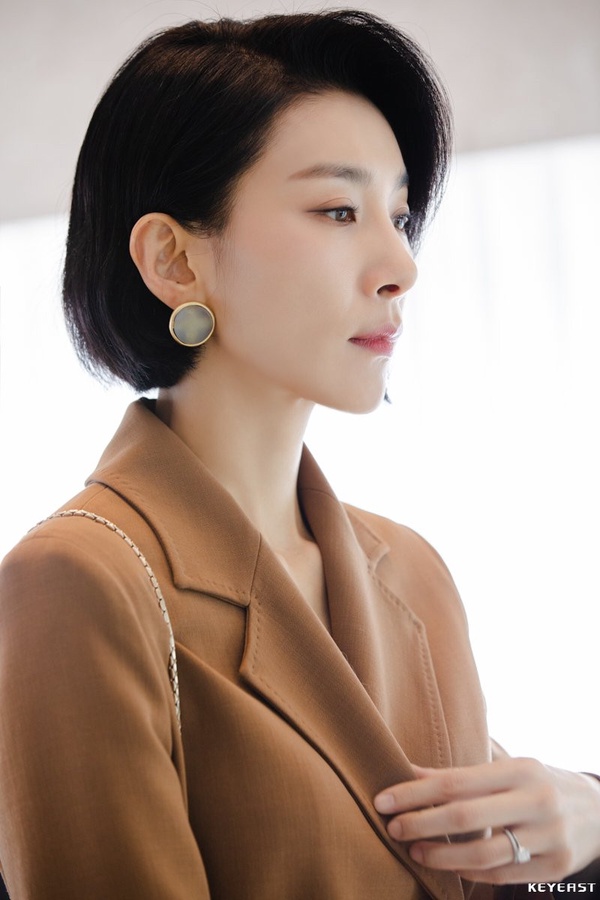 短髮更驚豔韓劇女星！《我的上流世界》金瑞亨短髮太致命，《機智醫生生活2》剪髮前超沒辨識度？