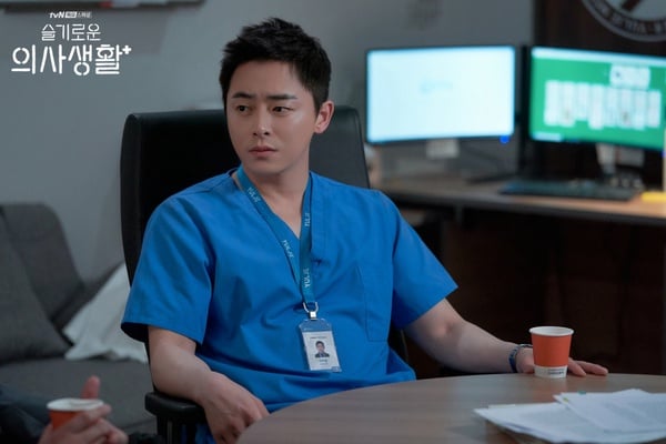 關於《機智醫生生活》曹政奭的6件事！愛即興演出、自己加戲，是演藝圈新好男人代表