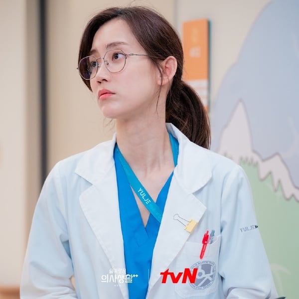 《機智醫生生活》他們演完都爆紅！田美都代言接到手軟，《某一天滅亡》女二竟是第1季的她？