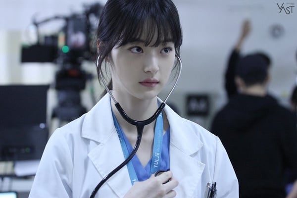 《機智醫生生活》他們演完都爆紅！田美都代言接到手軟，《滅亡》女二竟是第1季的她？
