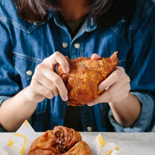 6家連鎖速食優惠懶人包!麥當勞升級大薯送6塊雞塊、肯德基推宅宅餐、繼光香香雞送炸雞