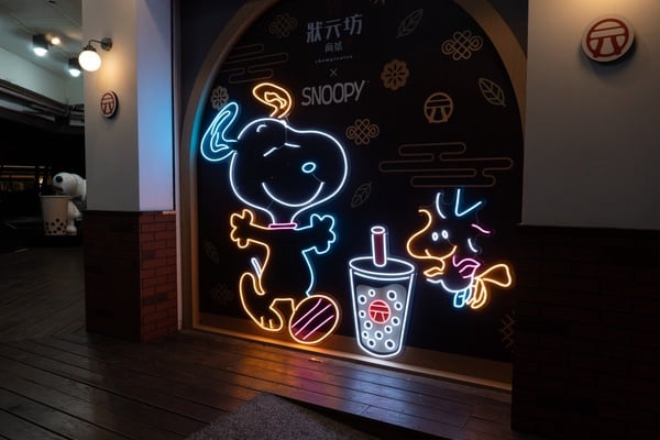 新開幕「史努比手搖杯店」在台中！史努比聯名「珍奶系列周邊」宅配也買得到
