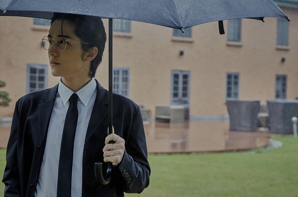七月進組拍新戲的9位陸劇男神！羅雲熙《追光者》、龔俊《帝皇書》，鄧倫隔兩年接新劇