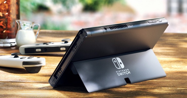 任天堂新推出「白色Switch主機」！絕美白色主機太有質感，新型7吋OLED螢幕功能再升級
