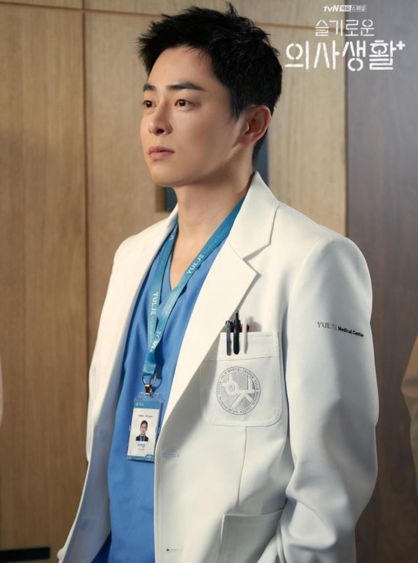 《機智醫生生活2》他們都是滿分男友！曹政奭顧家愛妻，鄭敬淏:「是秀英造就現在的我」超戳