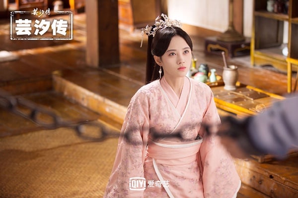 偶像女團轉型演員的陸劇資源PK 3：鞠婧禕《滿月之下請相愛》、《慕南枝》、《花戎》待播