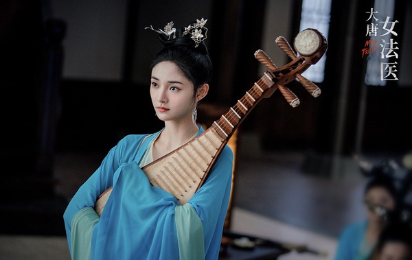 9位「偶像女團轉型演員」的陸劇資源PK！虞書欣、楊超越資源逆天，傅菁卻一直給人做配