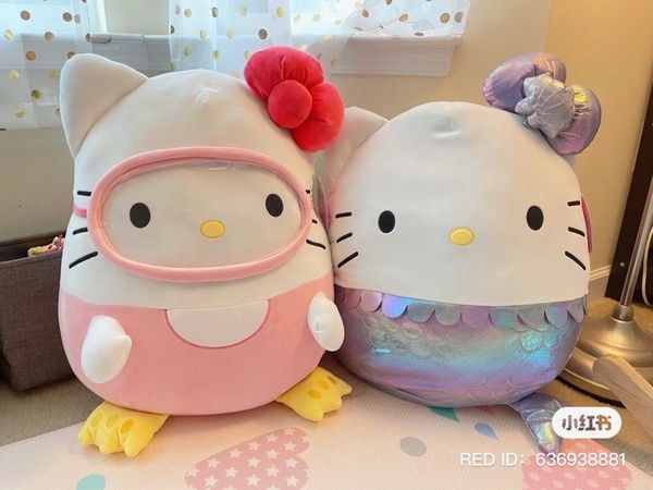 人手一顆！好市多巨型Hello Kitty棉花糖抱枕，美人魚、潛水造型4款Kitty陪你療癒夏日