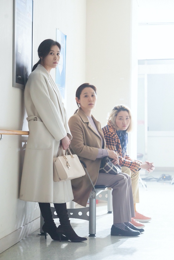 2021上半年人氣韓國電影TOP7！李帝勳《盜墓同盟》爆笑必看、《夢想之地》奪奧斯卡大獎