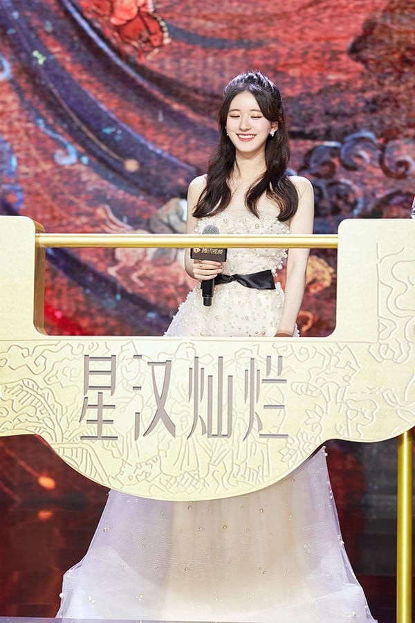 「95後人氣陸劇女星」資源PK 1：趙露思《國子監來了個女弟子》、《且試天下》、《胡同》、《星漢燦爛》待播