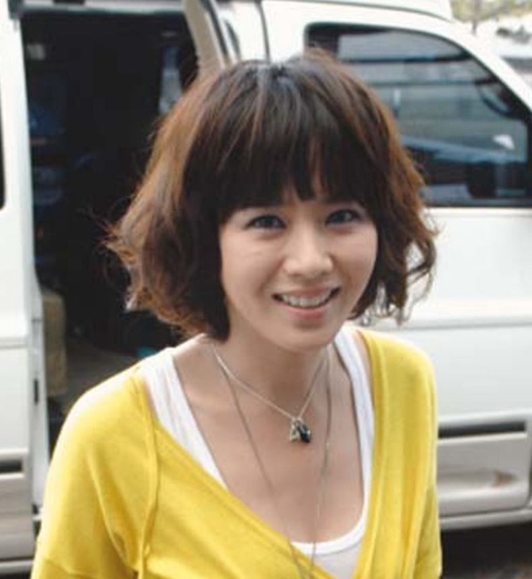 韓劇女神評價兩極的造型！《屍戰朝鮮》全智賢短髮網不愛？宋智孝這套爆乳禮服網罵翻！